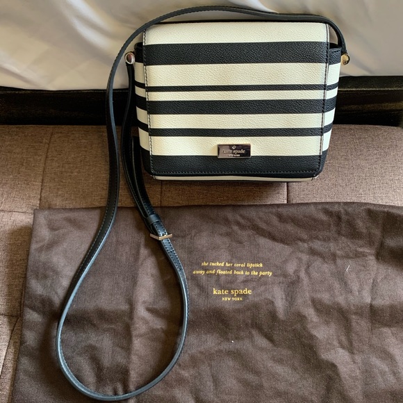 (SOLD) Kate Spade Black & White Stripe Purse - Picture 4 of 5